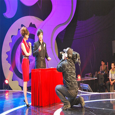 廣東著名舞臺魔術(shù)表演師Denny